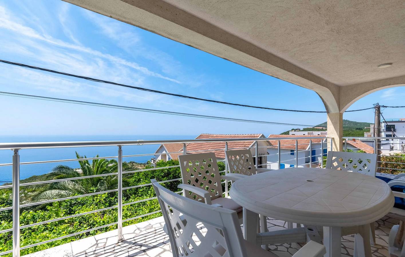 Ganze Ferienwohnung, Ferienwohnung für 6 Personen mit Terrasse in Opština Kotor
