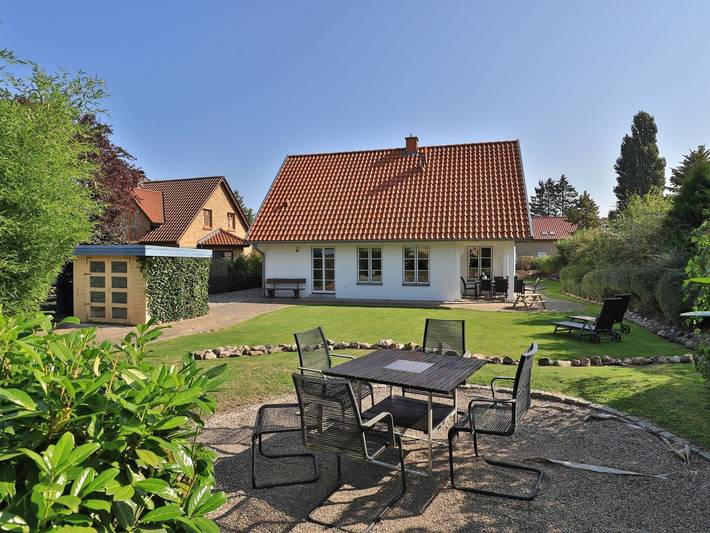 Ferienwohnung für 9 Personen, mit Garten und Sauna sowie Terrasse in Groß Schwansee