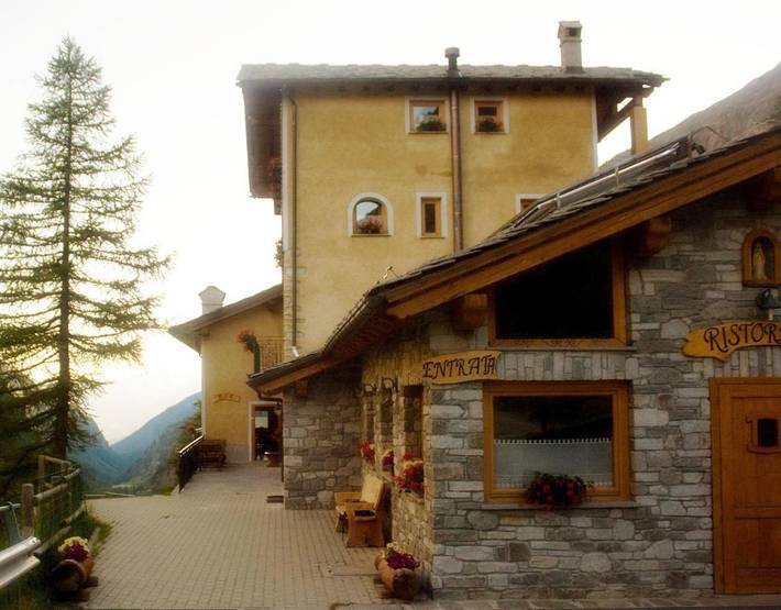 Gîte pour 3 personnes, avec terrasse et vue, animaux acceptés à Bionaz