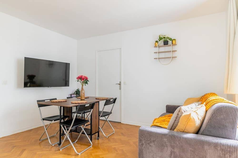 Appartement entier, Appartement Neuf • Lit King-Size • Parking Privé • Métro à 2 min in Aubervilliers, Seine-Saint-Denis