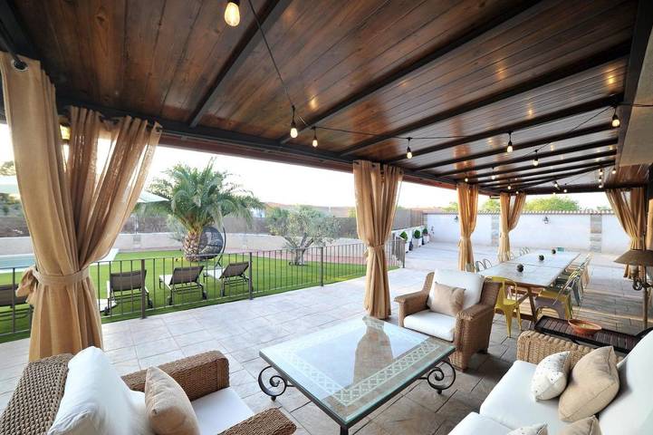 Chalet para 23 personas, con jacuzzi además de piscina y jardín, Familias con niños en Provincia de Toledo - 2