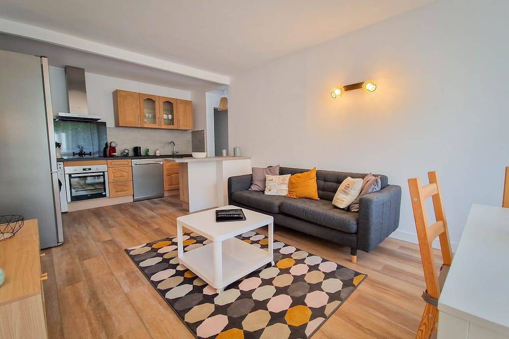 Apartamento entero, Charming rooms in shared flat Cergy center in Cergy, Valle del Oise