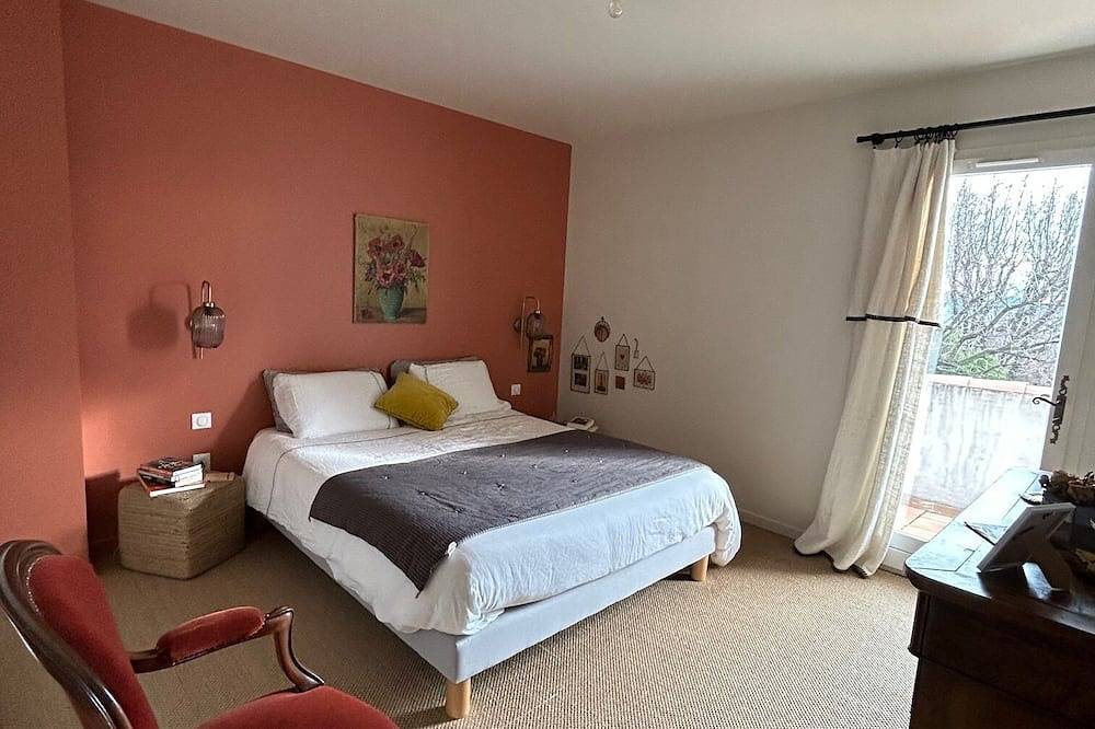 Beautiful renovated house in the heart of the Luberon for rent in August in Villelaure, Parque natural regional del Luberon