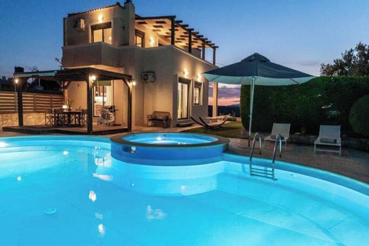 Ferienhaus für 8 Personen, mit Whirlpool und Garten