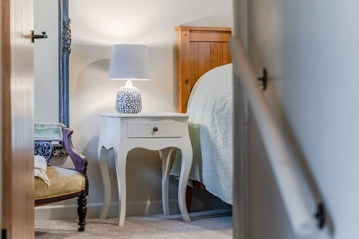Cotswold Way Cottage, Rodborough - sleeps 4 guests  in 2 bedrooms in Stroud, Gloucestershire