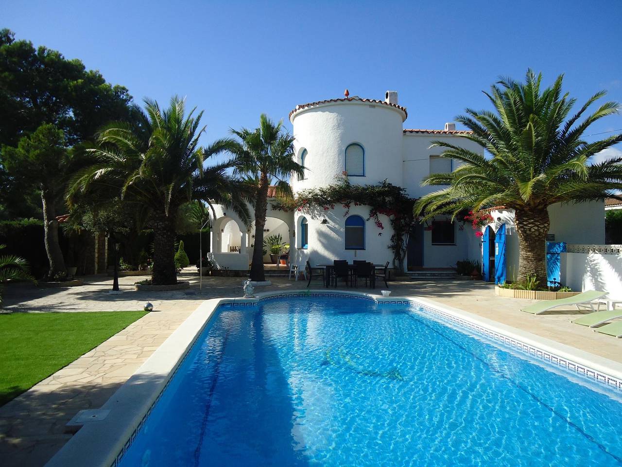 Geräumiges Familienhaus mit Pool, 600m vom Strand in Les Tres Cales, l'Ametlla de Mar