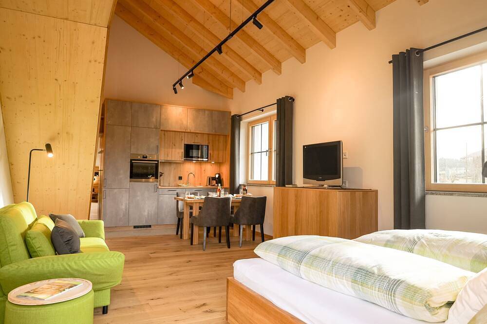 Ganze Wohnung, Galerie-Apartment Schneeberg (barrierefrei) in Münchberg, Landkreis Hof