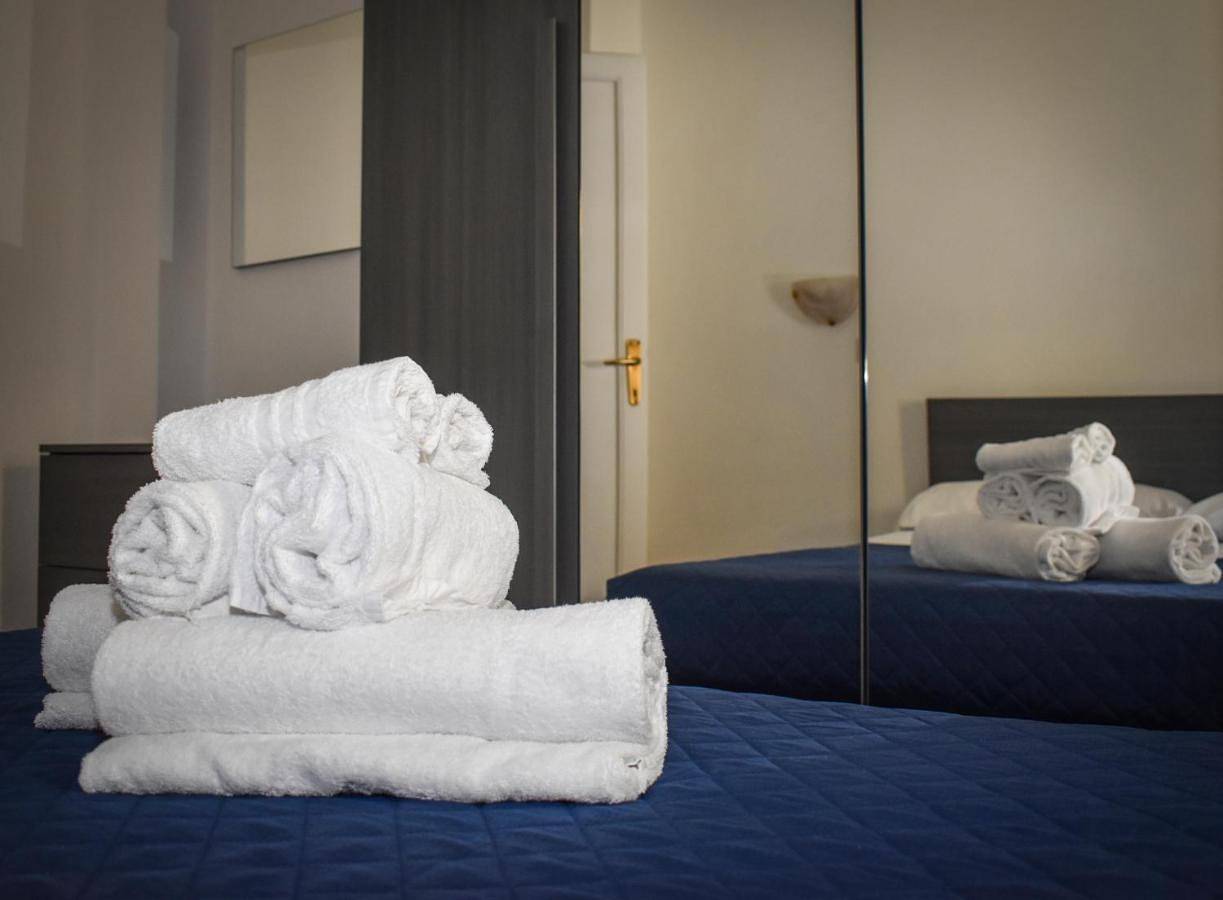 Appartamento intero, Two-Bedroom Apartment in Ostia, Roma