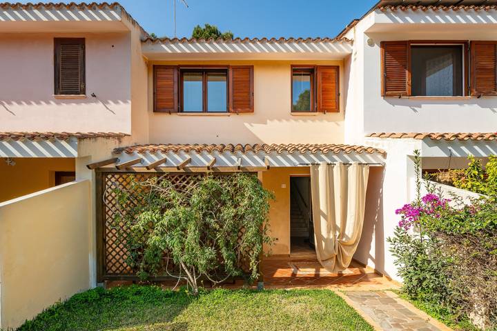 Ferienhaus 'Sole E Mare' mit privater Terrasse, privatem Garten und Klimaanlage in Porto Pino, Sant'Anna Arresi
