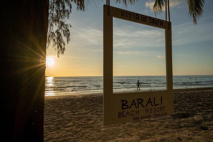 Station pour 3 personnes, avec bassin pour enfant et vue ainsi que jardin et piscine dans Koh Chang - 4