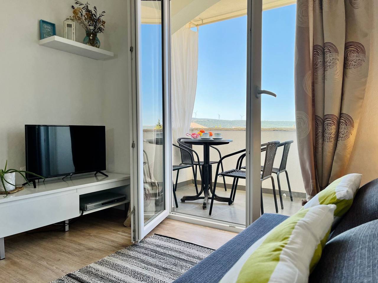 Ganze Wohnung, Neugebaute Wohnung im Erdgeschoss in Donji Karin, Zadar