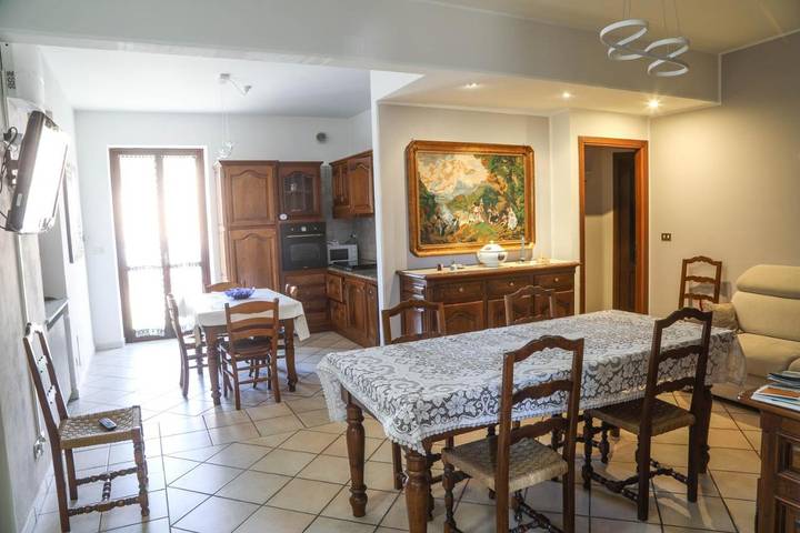 Gîte pour 6 personnes, avec Terrasse ainsi que Jardin et Vue à Manta