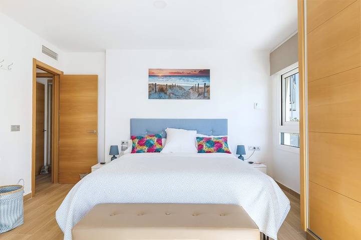 Modern Lovely Villa with Heated Private Pool and Roof Terrace, Golf & Sea Views in Amarilla Golf, San Miguel de Abona