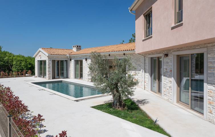 Reizende 2-Zimmer-Wohnung mit Pool, in der Nähe der Küste und des Stadtzentrums in Krnica in Krnica, Marčana