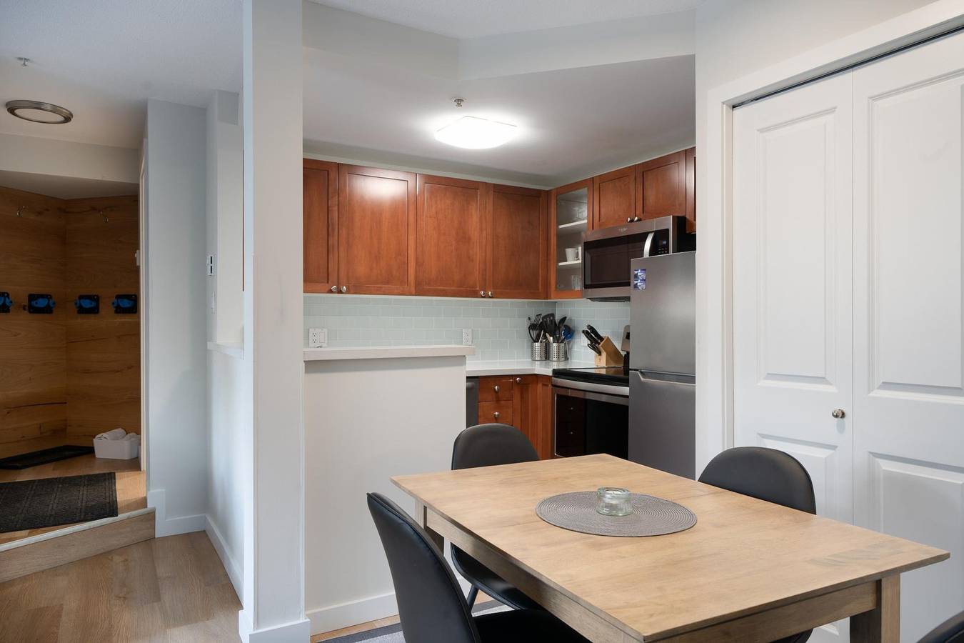 Geheel appartement, 2Br Townhome with private hot tub and pool. Gr121 in Whistler, Whistler Blackcomb