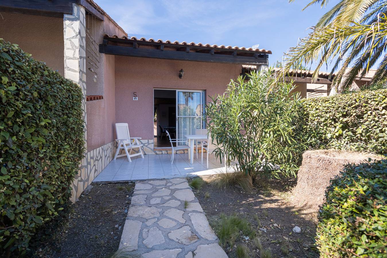 Ferienhaus 'La Capelle 4 Personen 875' mit Gemeinschaftspool, Wlan und Klimaanlage in Roquefort-des-Corbières, Narbonne und Umgebung