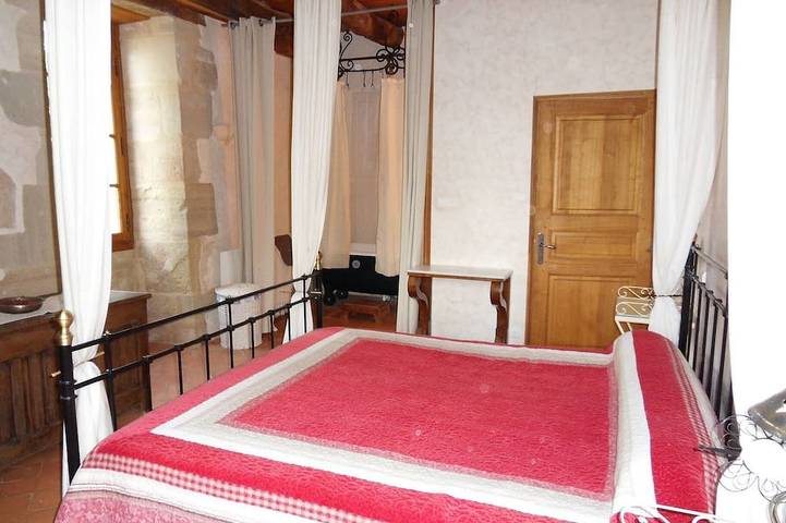 Location de vacances pour 6 personnes, avec jardin et terrasse à Cherveix-Cubas - 2