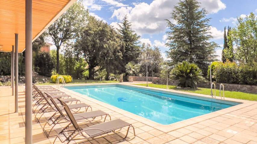 Gîte pour 16 personnes, avec piscine et jardin à Banyoles - 2