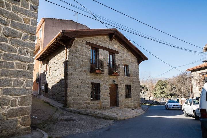 Cottage for 5 people, with terrace and pool - 1