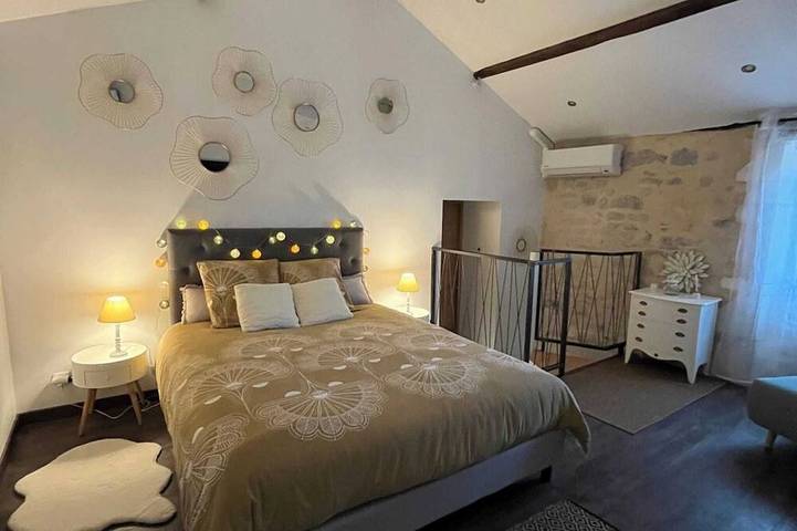 Location de vacances pour 12 personnes, animaux acceptés à Nanclars