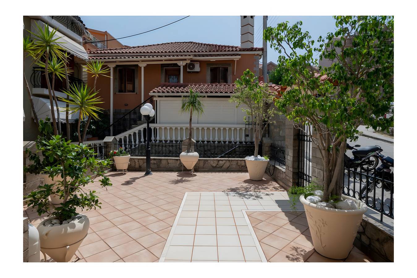 Ganze Wohnung, Ferienwohnung 'Skala' mit privater Terrasse, Wi-Fi und Klimaanlage in Argostoli, Kefalonia