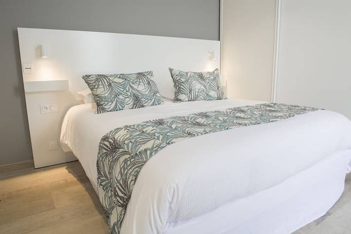 Location de vacances pour 8 personnes à Saint-Étienne-de-Fontbellon - 4