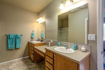 Log Cabin for 9 People in Three Rivers (OR), Oregon, Photo 2