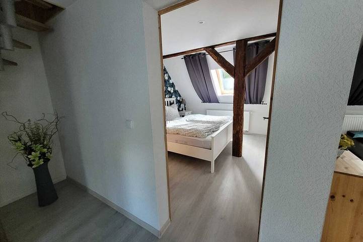 Ganze Wohnung, Großzügige Wohnung mit Terrasse, Garten und Kamin in ruhiger Umgebung in Vollrathsruhe, Mecklenburgische Seenplatte