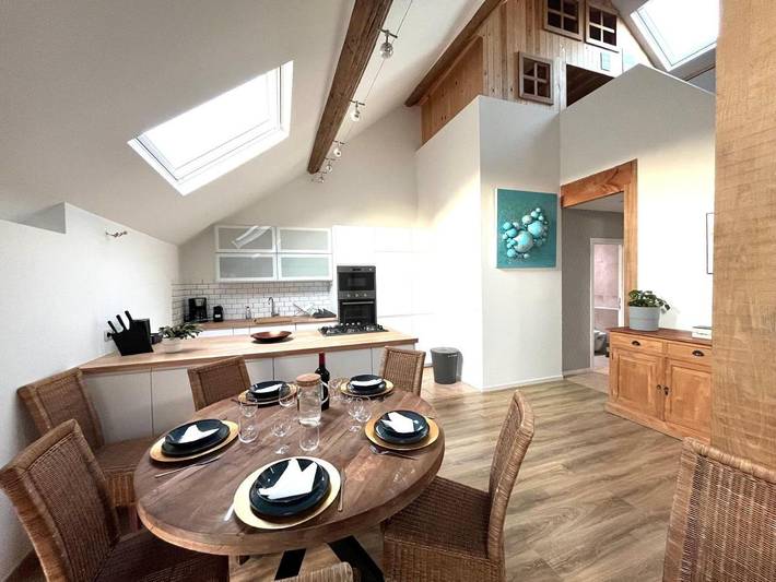 Gîte pour 8 personnes, avec Terrasse ainsi que Jardin et Vue à Enghien (homonymie)