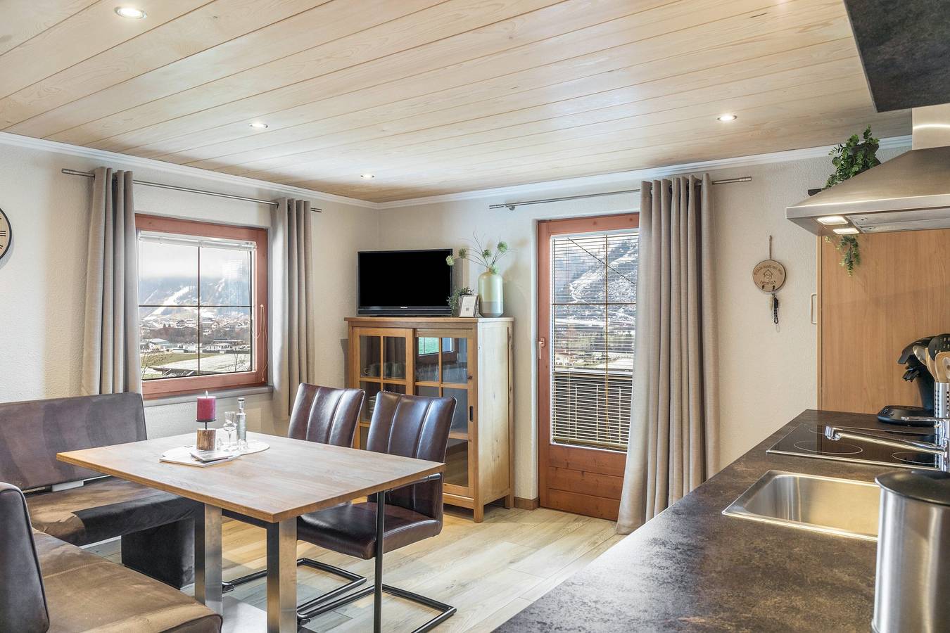 Ganze Wohnung, Apartment „Wiese“ mit Balkon und Wlan in Tuxer Alpen, Zellberg