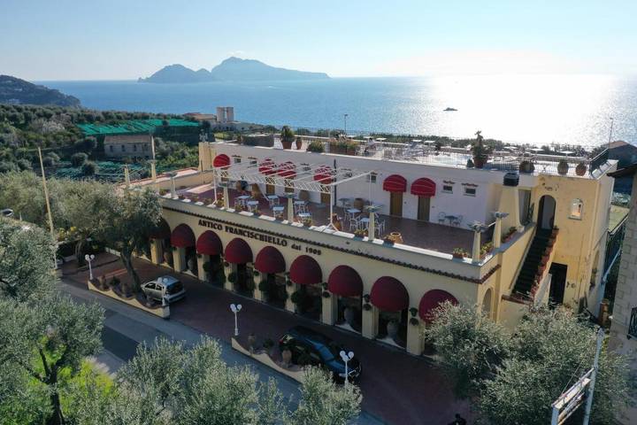 Hotel per 3 persone, con giardino e idromassaggio - 1