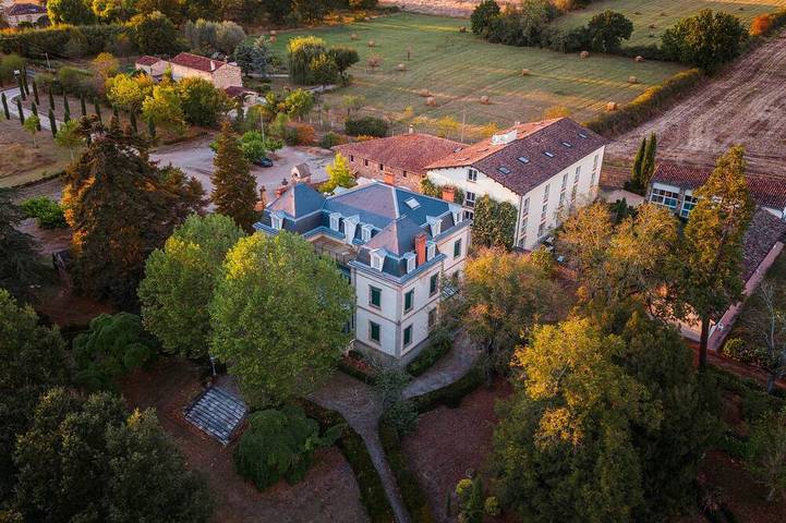 Château pour 10 personnes, avec Piscine dans le Tarn