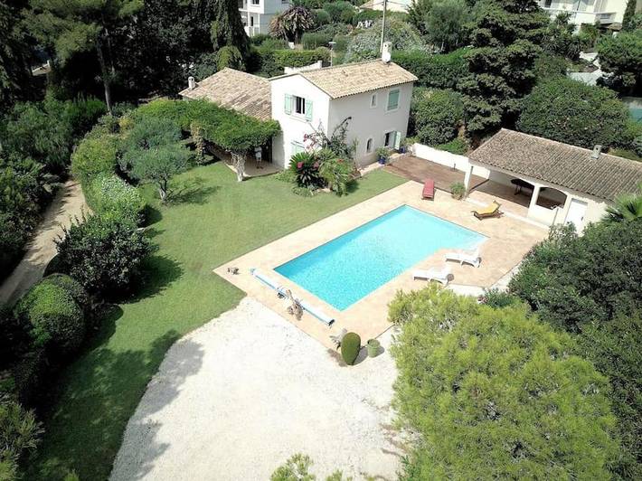 Villa pour 9 personnes, avec vue ainsi que piscine et jardin, animaux acceptés à Carqueiranne - 4