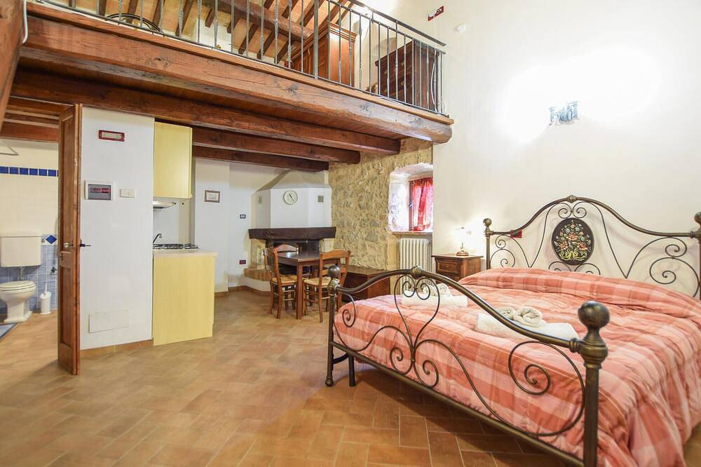 Appartamento intero, Amazing apartment in Frazione Montebibico in Spoleto, Perugia e dintorni