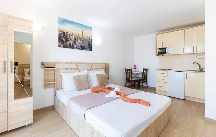 Ferienwohnung für 2 Personen, mit Terrasse und Garten in Baska Voda - 3