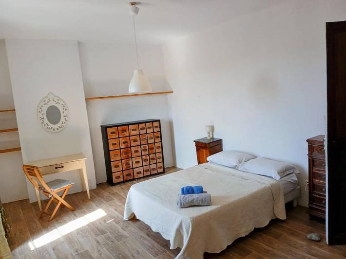 Chambre d’hôte pour 3 personnes, avec piscine et terrasse ainsi que vue et jardin à Cuxac-d'Aude - 3