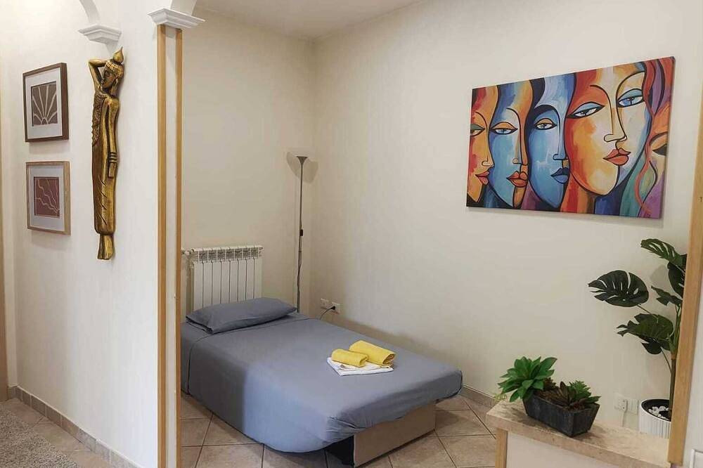 Entire apartment, Private apartment 5 minutes from downtown, lake and castle, great for families in Bracciano, Lake Bracciano