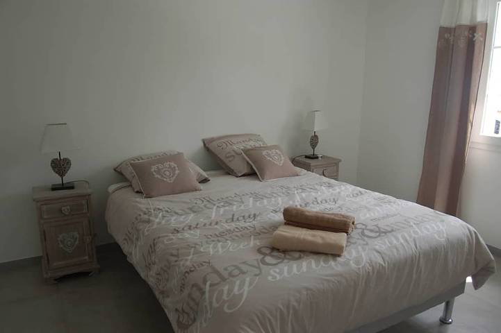 Nueva villa con aire acondicionado y piscina segura, 8 personas, 15% de descuento in La Motte, Region de Draguignan