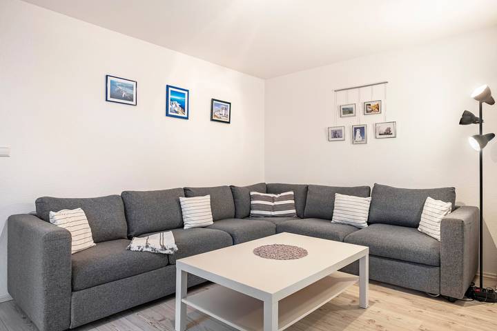 Entire apartment, Apartment 'Bäumchenblick' with Terrace and Views of Greenery in Müllheim, Southern Black Forest