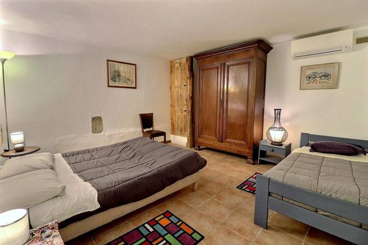 Gîte pour 6 personnes, avec terrasse et jardin, animaux acceptés à Cros-de-Géorand - 3