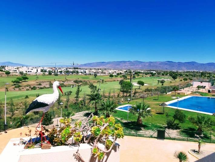Apartamento para 4 personas, con Balcón y Terraza además de Jardín y Piscina en Retamar