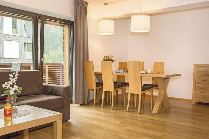 Ferienwohnung für 4 Personen, mit Balkon und Pool sowie Sauna im Montafon
