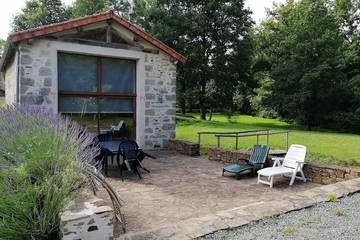 Gîte pour 6 personnes, avec terrasse et jardin à Secondigny