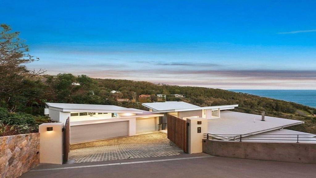 Azure, Avoca Beach - Ocean Views, 13M Pool, Kurzer Weg Zum Strand, Wifi & Foxtel in North Avoca, New South Wales