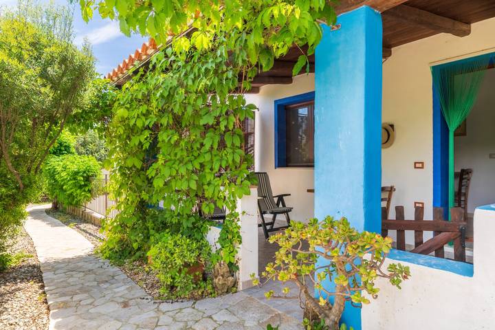 Gîte pour 3 personnes, avec jardin, adapté aux familles dans Cardedu