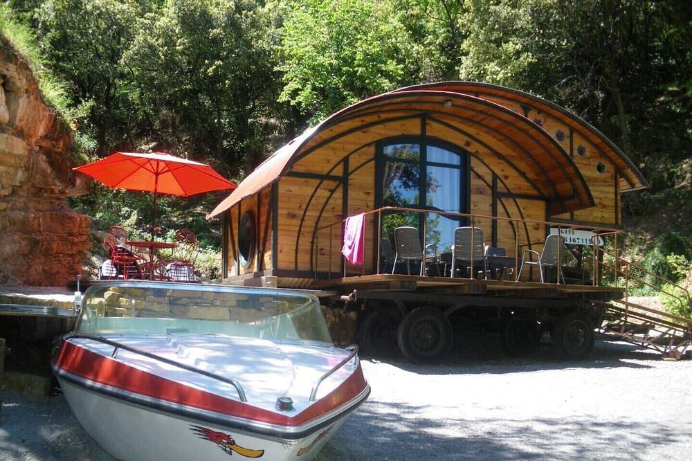 Gîte pour 5 Personnes dans Les Vans, Massif central