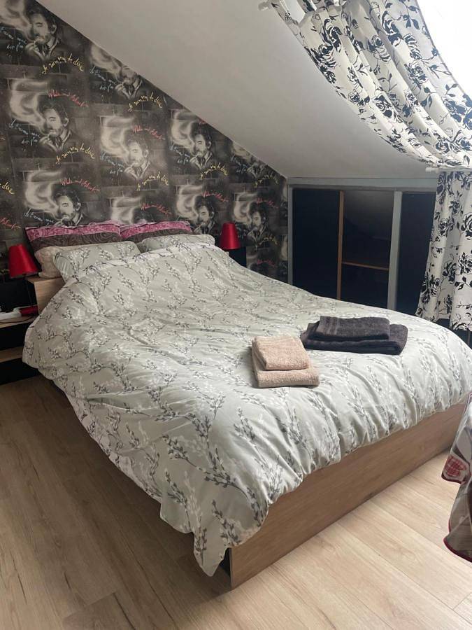 Gîte pour 2 personnes, avec terrasse et vue, adapté aux familles à Ouroux-sur-Saône