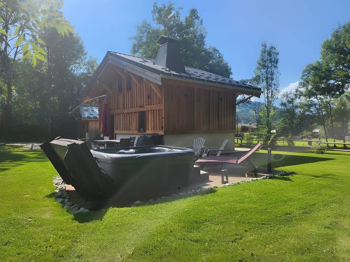 Chalet „Pierre d’Anatase“ mit Bergblick, Terrasse, Garten und Wlan in Saint-Gervais-les-Bains, Pays du Mont-Blanc