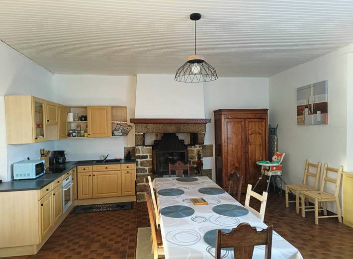 Gîte pour 6 personnes, avec terrasse et jardin à Saint-Marcan - 4