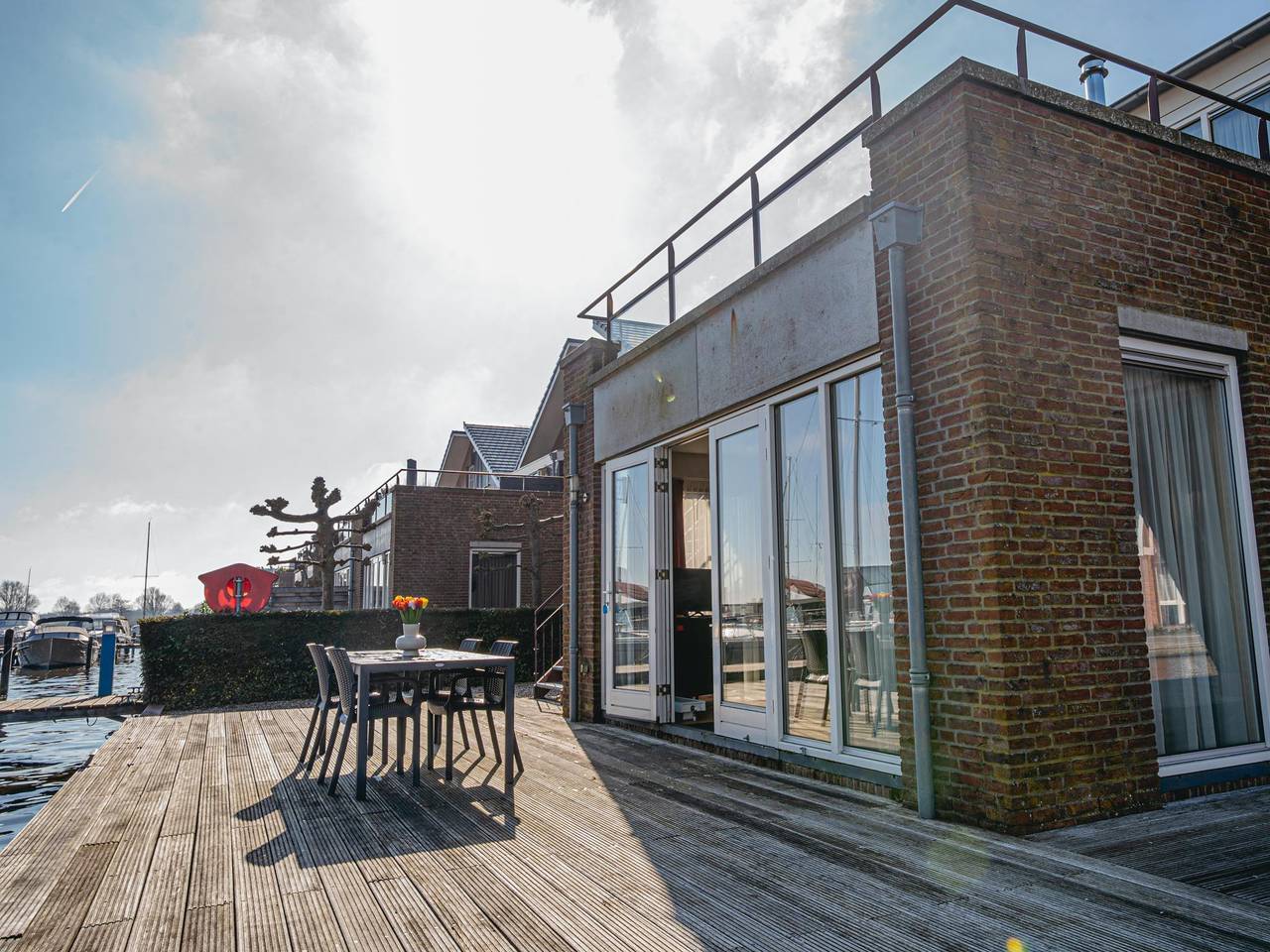 Geheel appartement, Begane grond appartement direct aan het water in Uitgeest, Noord-Holland - Kust van de Noordzee